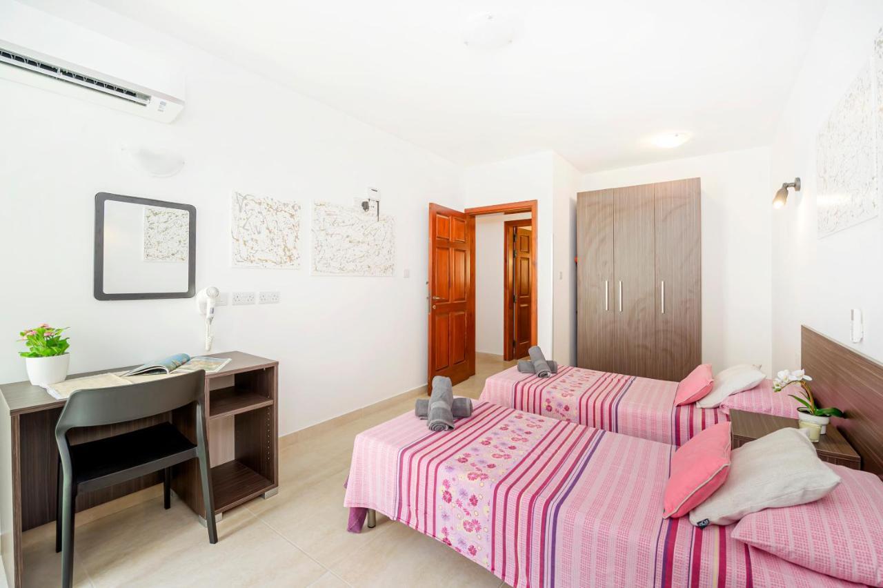 Summer Breeze 3 Bedroom Family Maisonette With Sunny Terrace In Mellieha - By Getawaysmalta Exterior photo