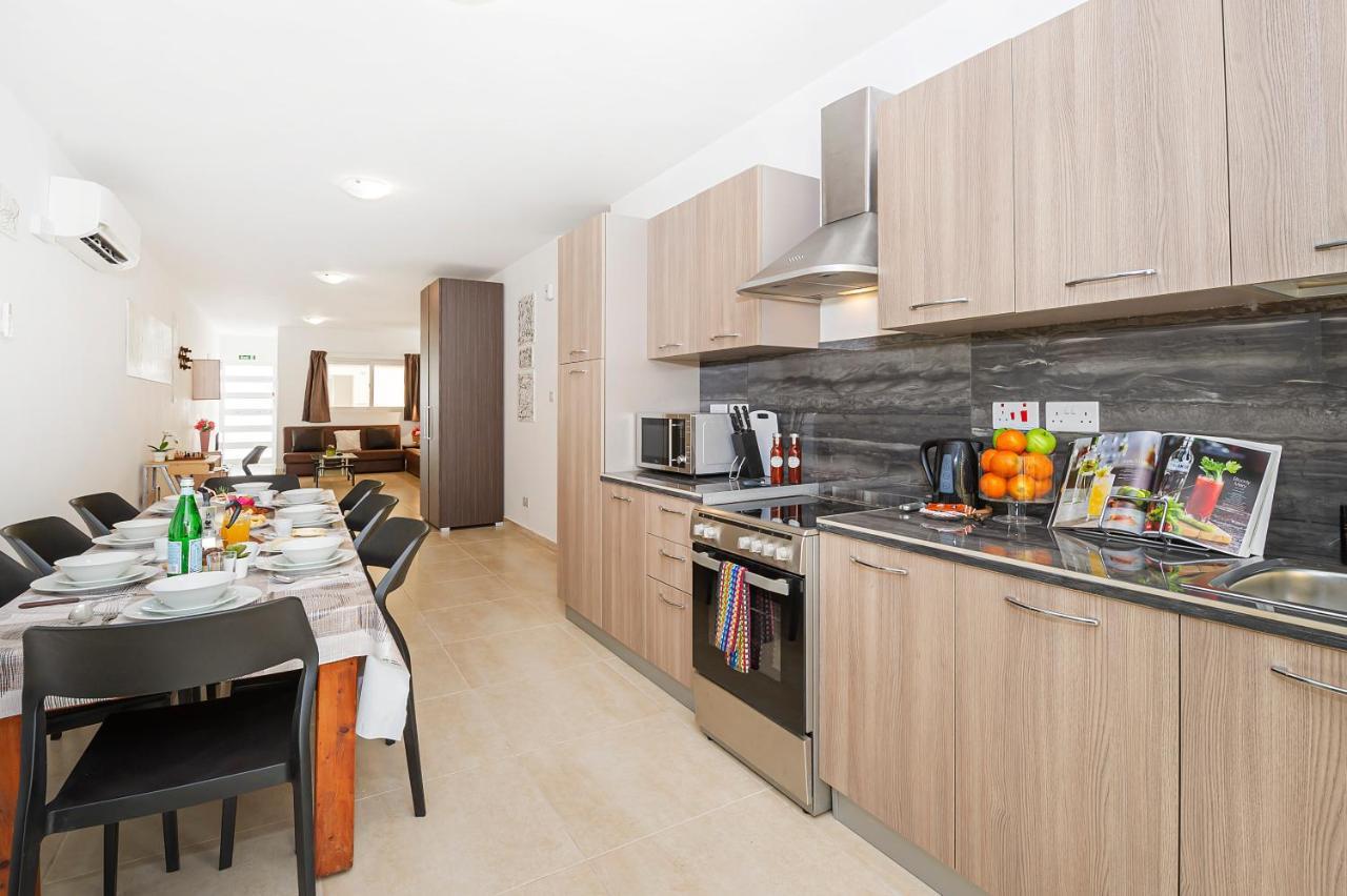 Summer Breeze 3 Bedroom Family Maisonette With Sunny Terrace In Mellieha - By Getawaysmalta Exterior photo
